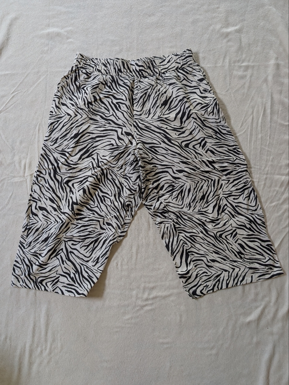 Linen Zebra Print Wide Leg Capris - Black & White